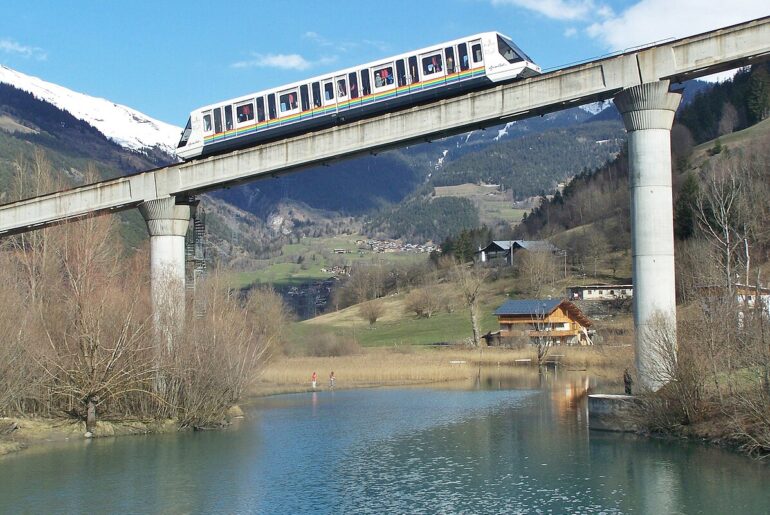 Le funiculaire des arcs, origine et fonctionnement, horaires et ouverture