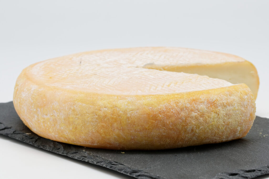 Tartiflette et Reblochon – Des origines à votre assiette Origine de la tartiflette et du reblochon, produits typiques des alpes